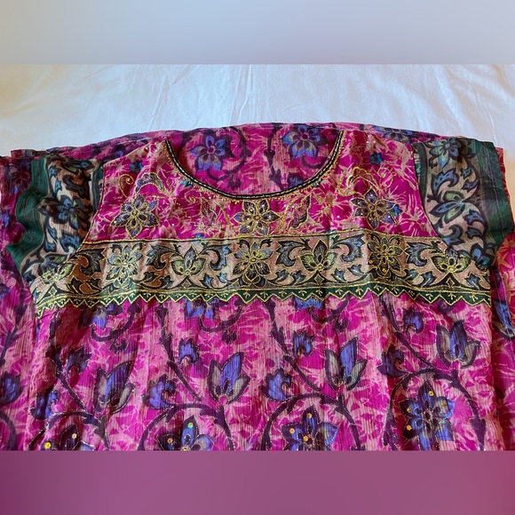 Beautiful Long Women’s Tunic Kurta US Size 6 Magenta Multi Short Sleeve EUC - Picture 4 of 8